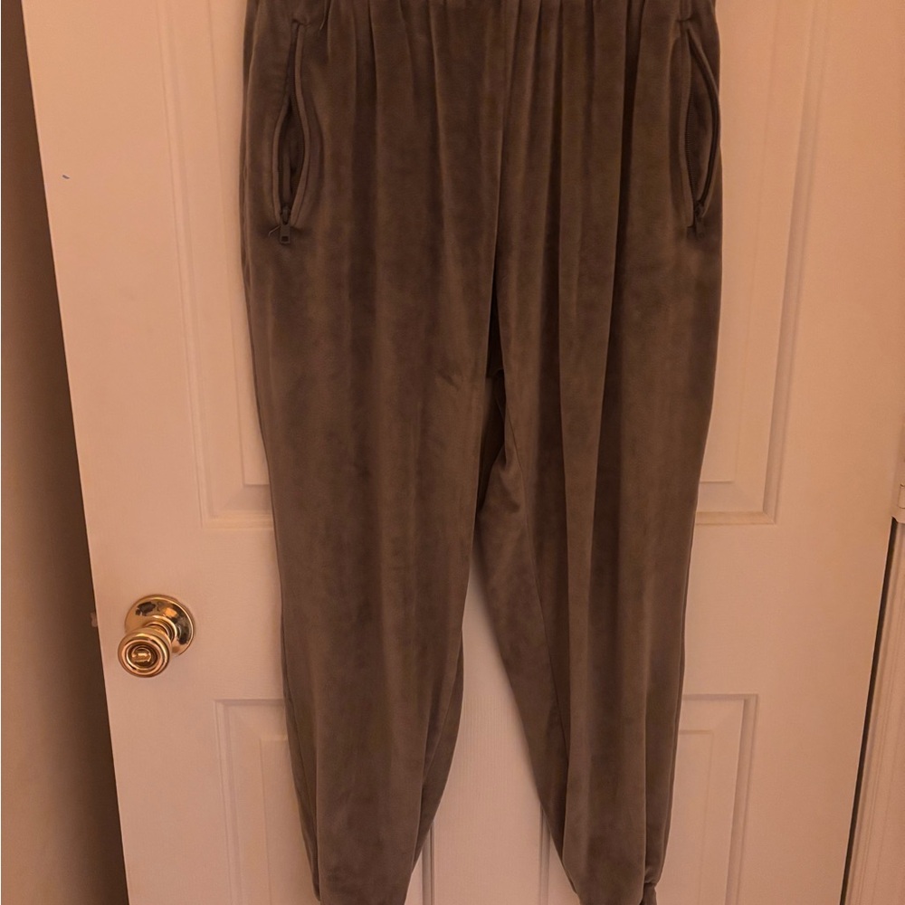 SKIMS velour sweats-Gray